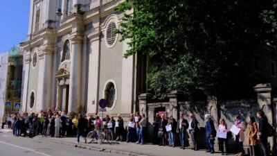 A magyar kormány jogszerű megoldásban bízik a nagyváradi premontrei kilakoltatás ügyében
