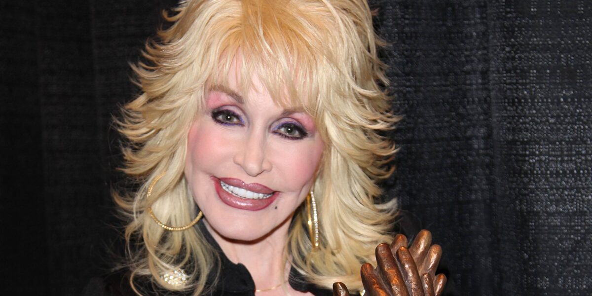 Elhunyt Dolly Parton, a legendás country-énekesnő