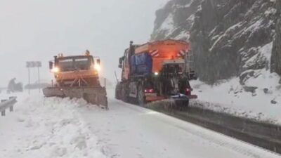 Sűrűn havazik a Transzfogarason