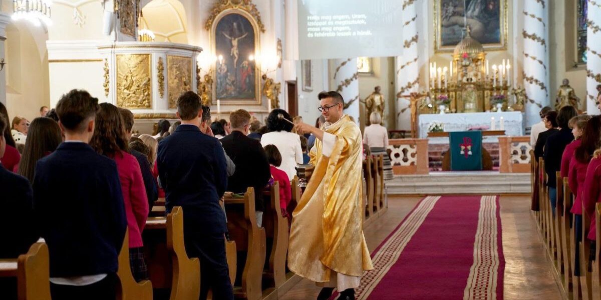 Templomfelújítás és családtámogatási program: két uniós pályázatról is döntött az udvarhelyi tanács
