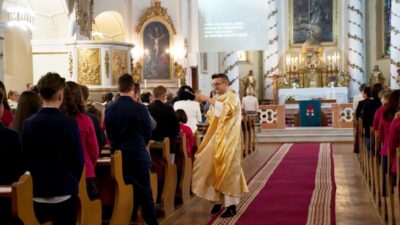 Templomfelújítás és családtámogatási program: két uniós pályázatról is döntött az udvarhelyi tanács
