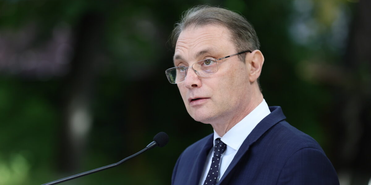 Nyugdíjindexálás, új bértörvény, családi támogatás: ezt ígéri a Niculescu-kormány programja