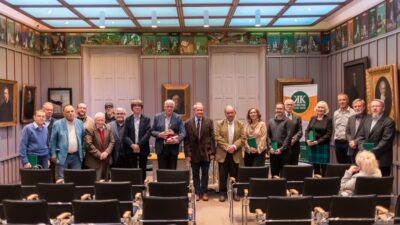 Százéves a Korunk: átadták a Korunk Kulcsa díjat és a centenáriumi plaketteket