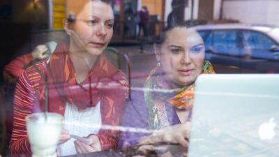 Virtuális asszisztensként vállalkozhatnak az erdélyi nők – hat hónapos képzés segíti az indulást